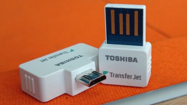 "توشيبا" تطرح تقنية TransferJet كبديل عن تقنيات نقل البيانات الأخرى