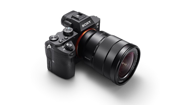 سوني تطلق كاميرا ألفا a7 II كأول كاميرا كاملة الإطار في العالم بالإمارات