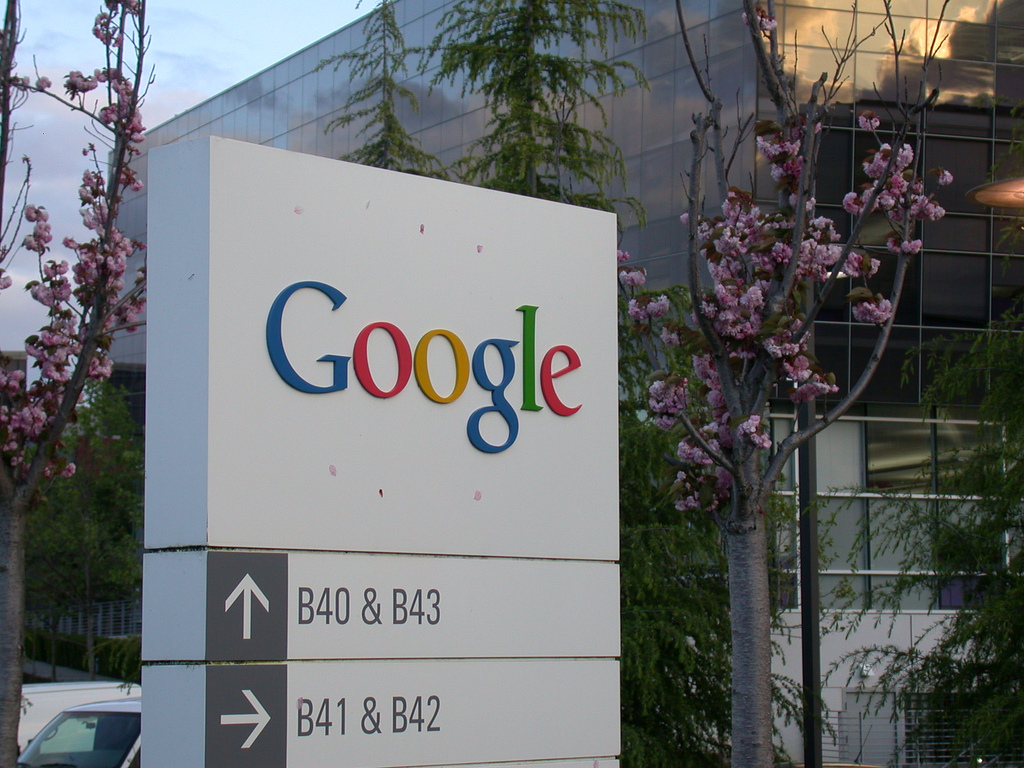 جوجل توقف دعم بعض خدماتها