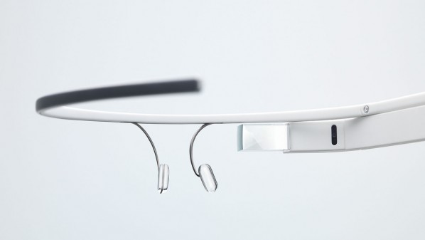 تطبيق "نظارة جوجل" يظهر "مؤقتاً" على متجر "آب ستور"