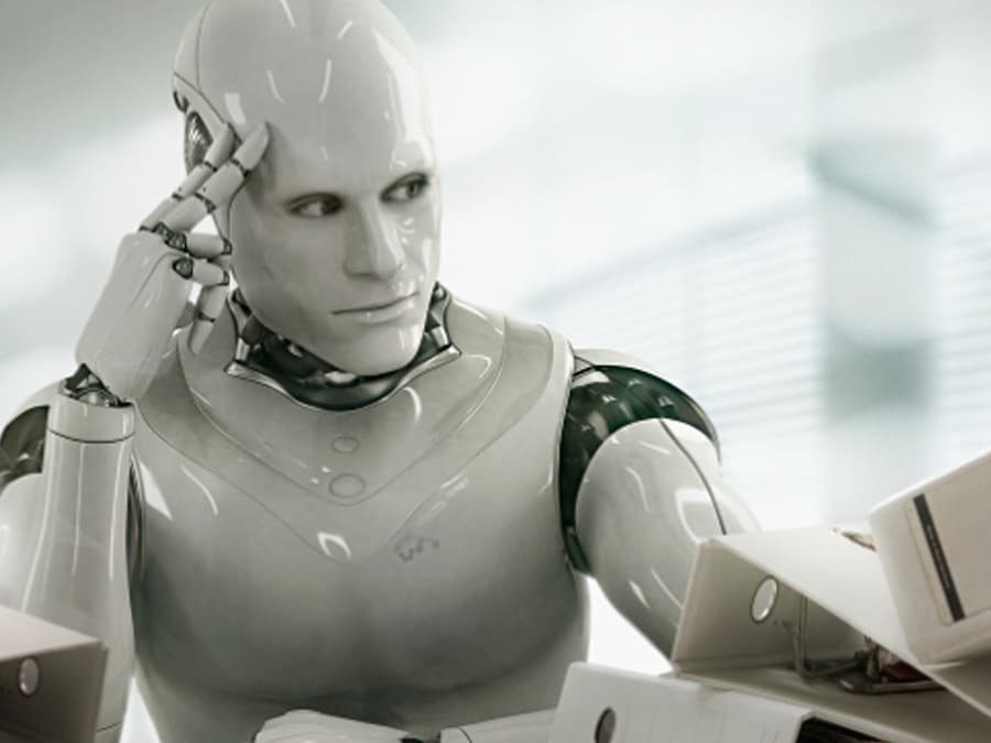 تقرير الروبوت يحتل مكان الإنسان بحلول العام 2045 