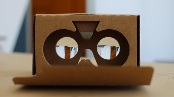 جوجل تعمل على تطوير الجيل الثاني من نظارة الواقع الافتراضي Cardboard