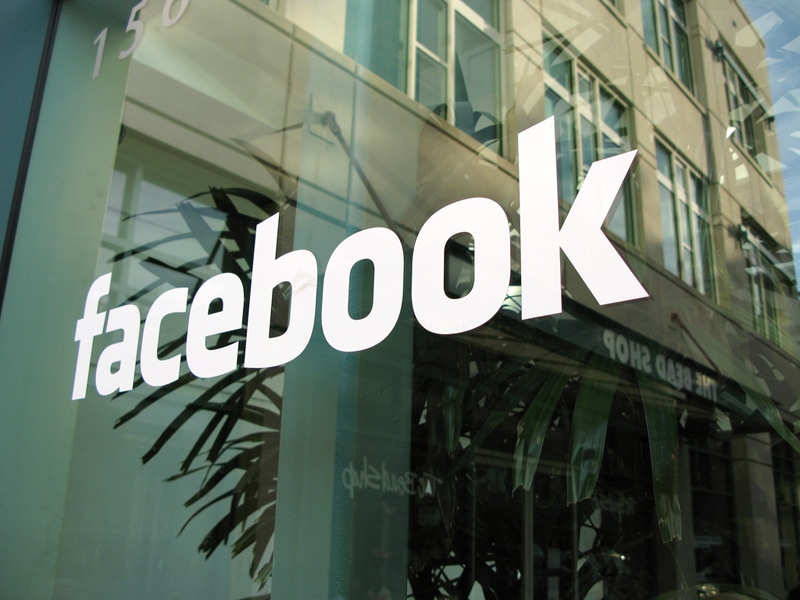 فيسبوك تطور تقنية جديدة للشبكات لربط سكان المناطق النائية بالإنترنت