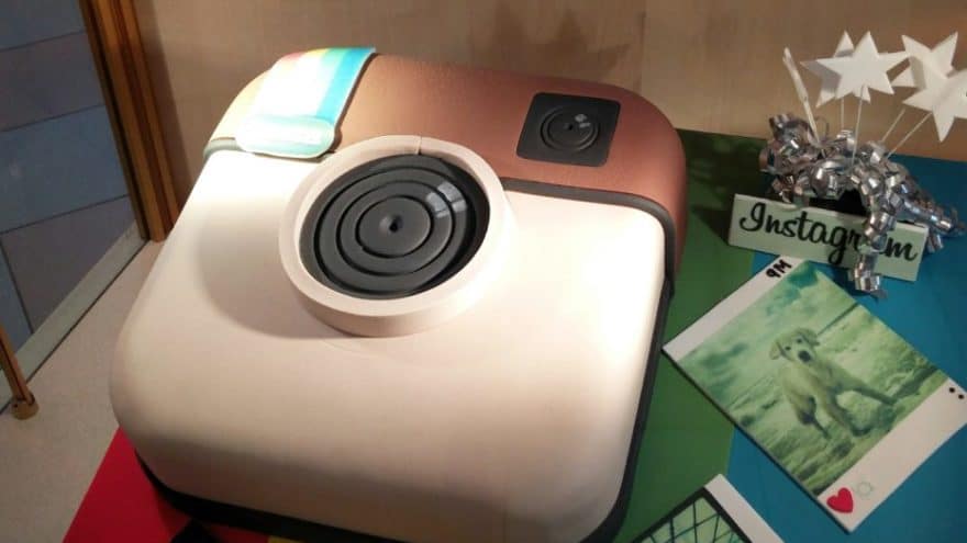إنستاجرام تضفي المزيد من الشفافية على العلاقات التجارية Instagram-Cake-930x601-880x495