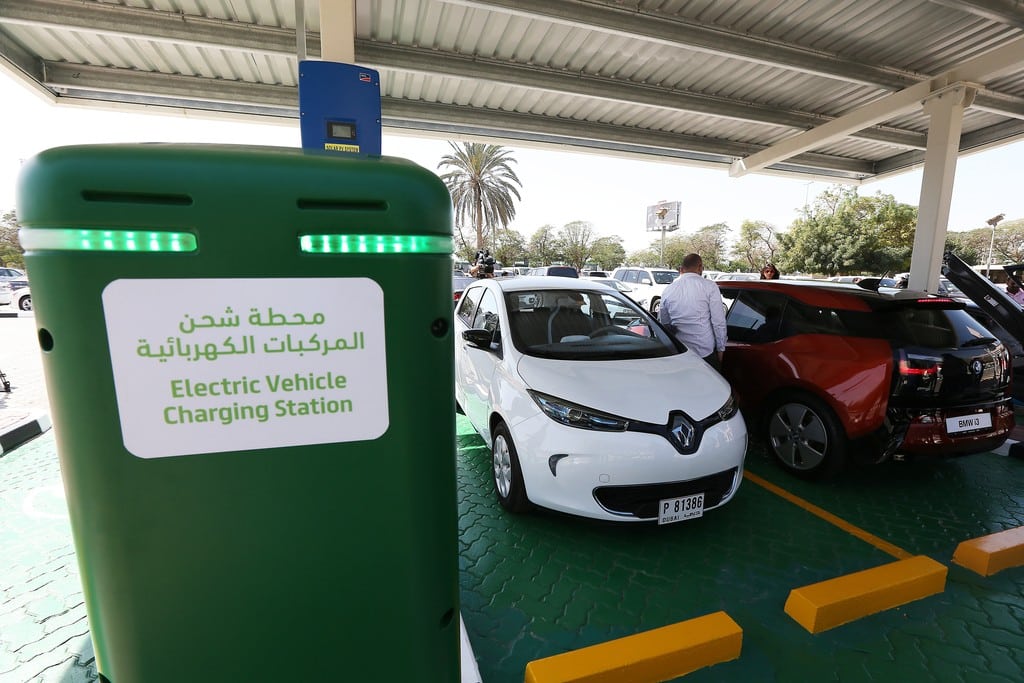 واحة دبي للسيليكون توفر محطات شحن السيارات الكهربائية مجانا للجمهور