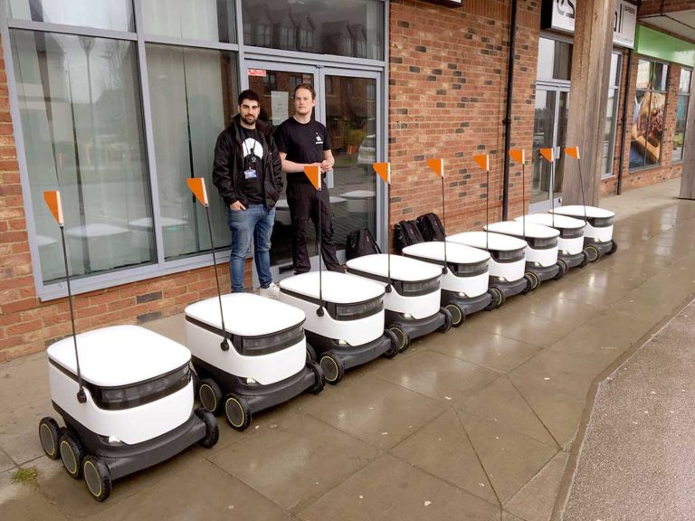 ستارشيب تطلق روبوتات ذاتية القيادة لتوصيل الطلبات للشركات