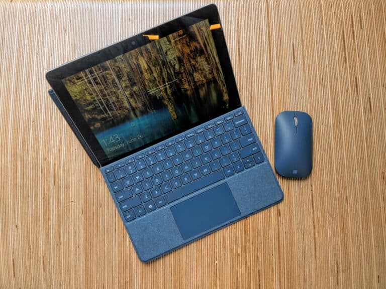 مايكروسوفت تعلن عن أرخص حواسيبها اللوحية Surface Go