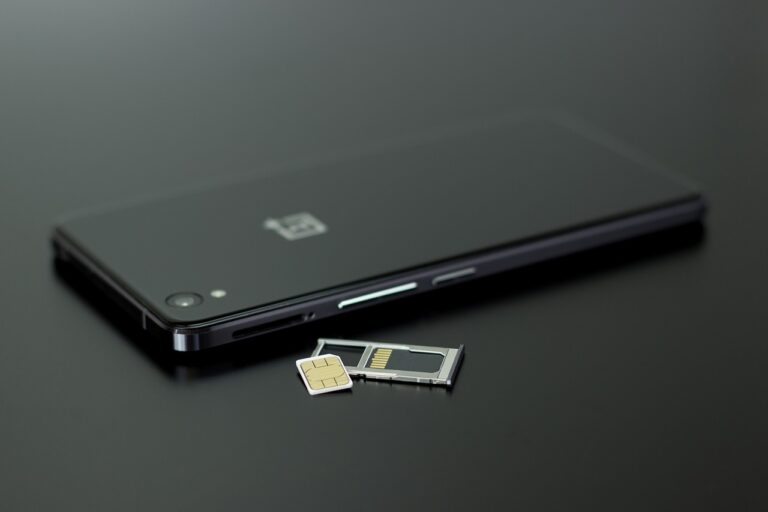 كيف تمنع مخترقي بطاقات SIM من سرقة حسابك البنكي؟