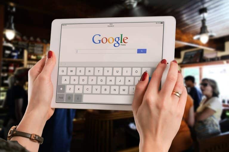 ماذا تعرف جوجل عنك من معلومات.. وكيف يمكنك حذفها؟