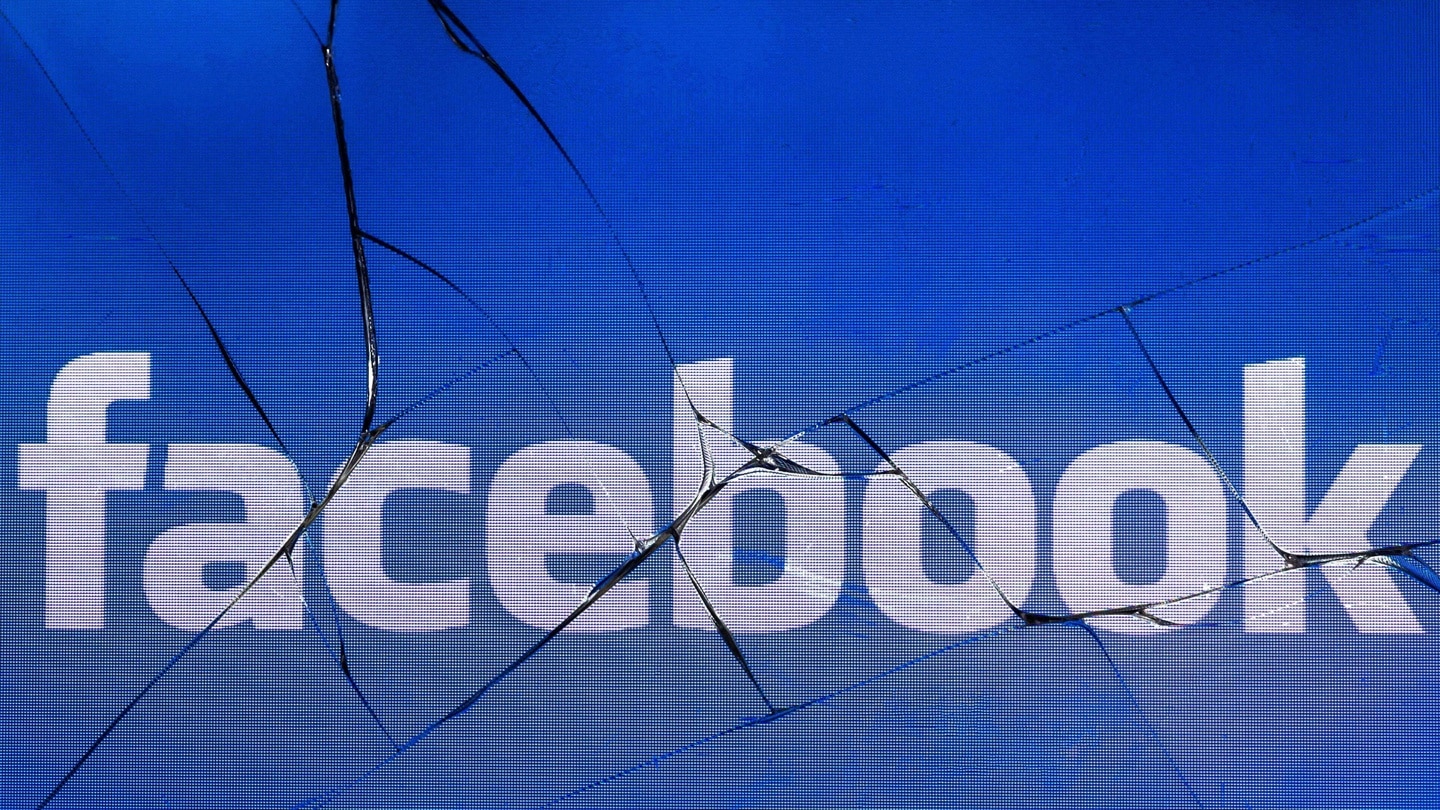 فيسبوك تخسر مستخدميها بعد فضائح البيانات