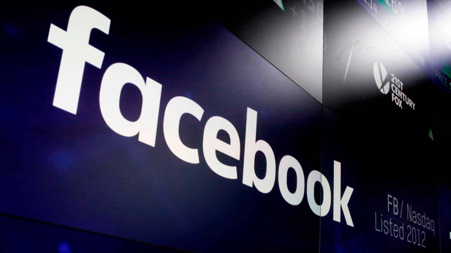 فيسبوك تريد الحصول على بيانات عملاء المصارف عبر ماسنجر