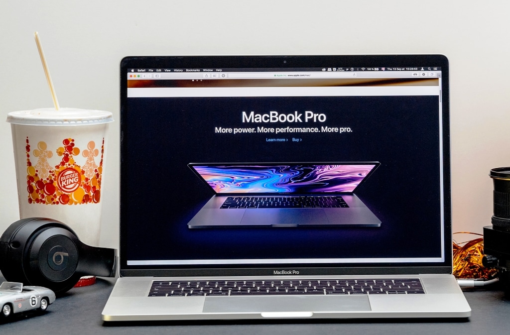 آبل تمنعك من إصلاح أجهزة حواسيب MacBook Pro