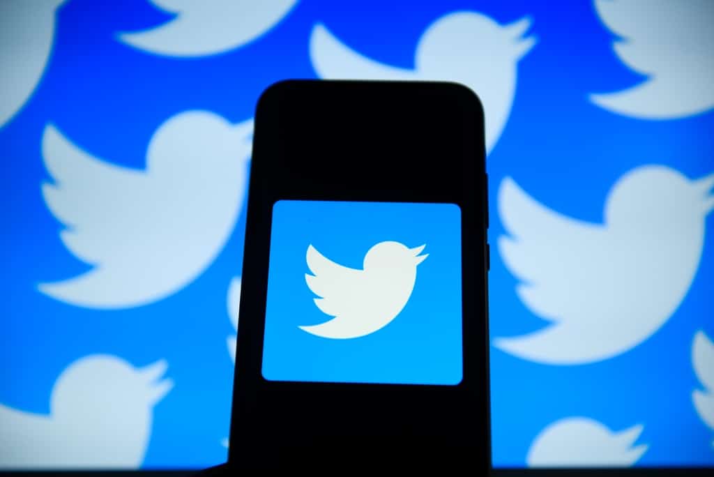 تويتر تواجه تحقيقات بشأن تتبعها للمستخدمين