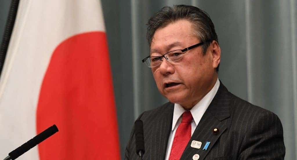 وزير الأمن السيبراني الياباني لم يستخدم جهاز حاسب مطلقًا
