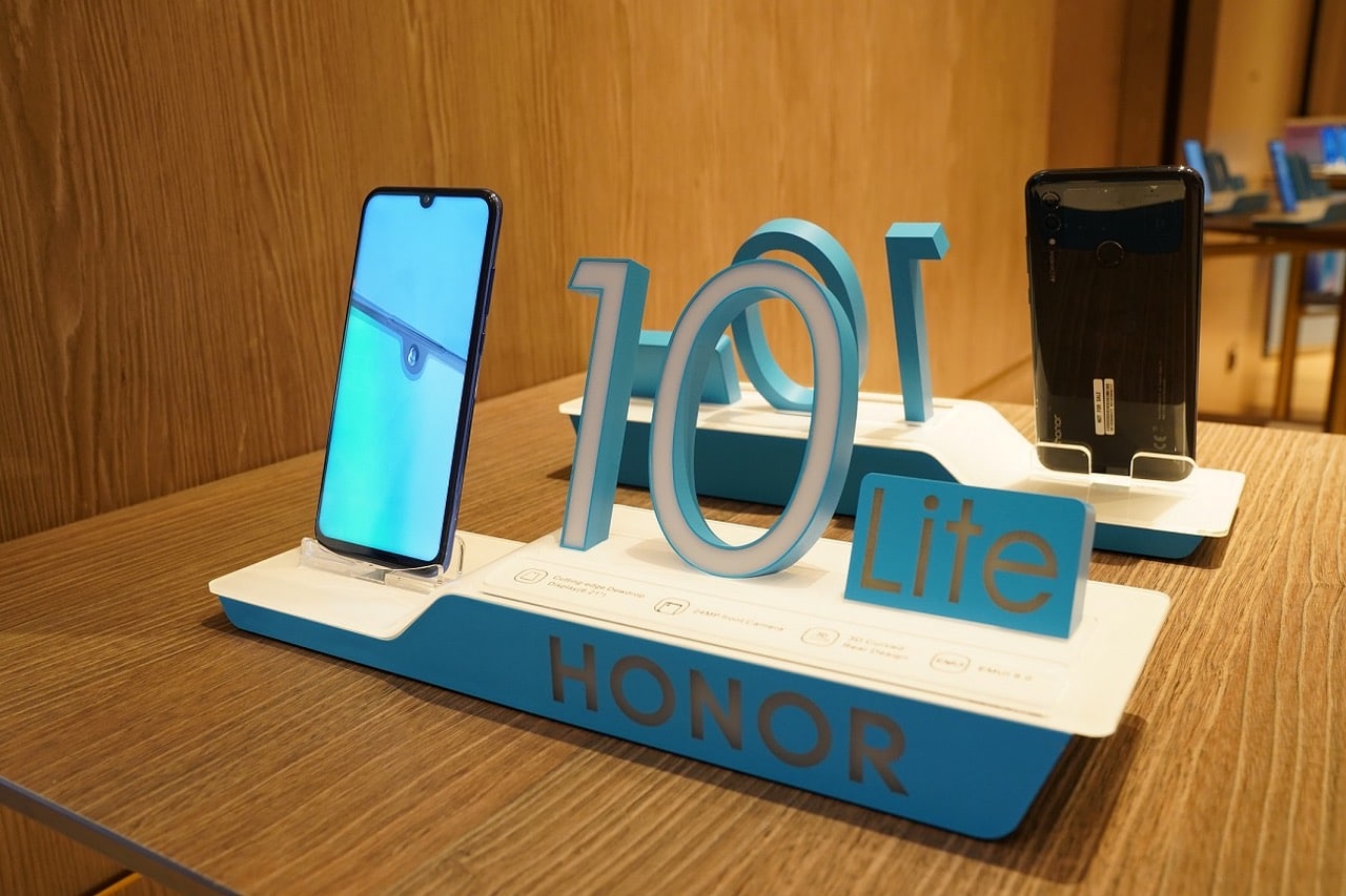 هونر تطلق هاتفها الذكي الجديد Honor 10 Lite
