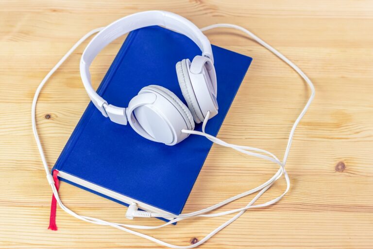أفضل التطبيقات للاستماع إلى الكتب الصوتية
