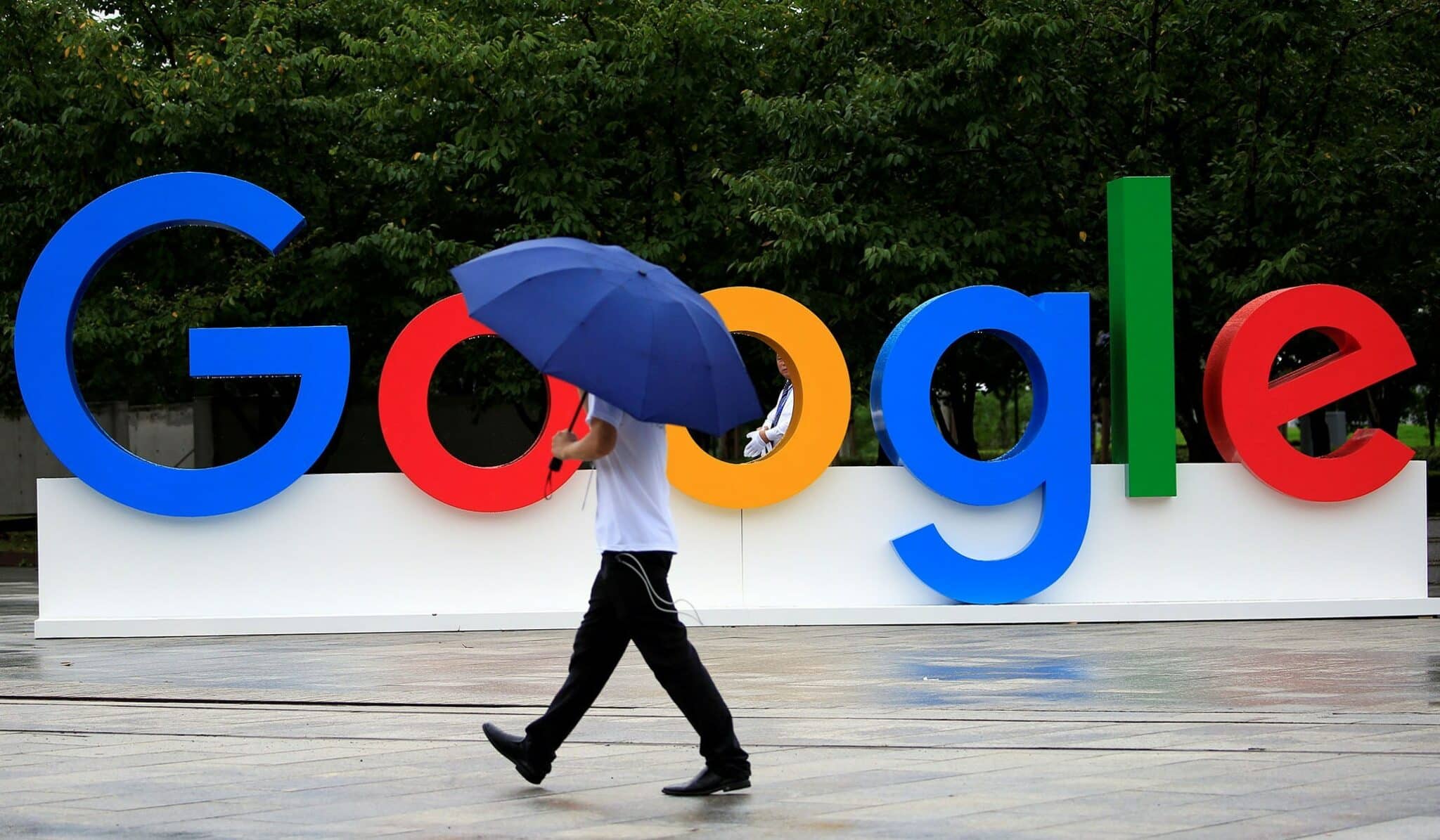 جوجل تحث الاتحاد الأوروبي على إعادة النظر في قواعد حقوق النشر