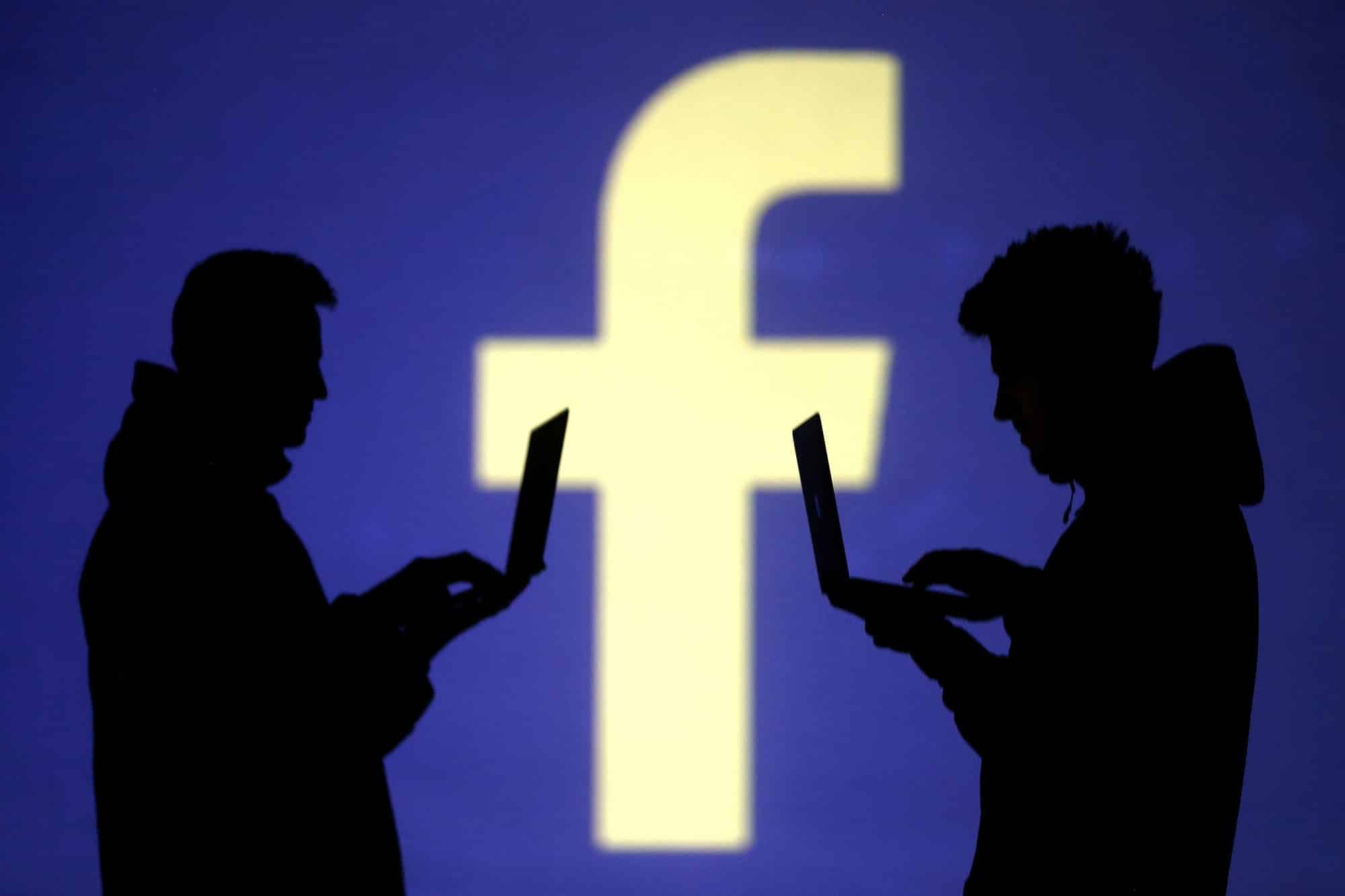 تقرير: فيسبوك تتيح لأي شخص عرض ملفك الشخصي عبر رقم الهاتف