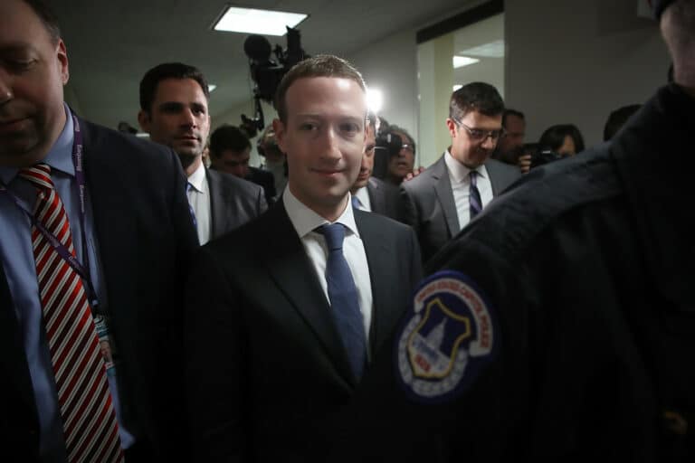 فيسبوك أنفقت 20 مليون دولار العام الماضي على الأمن الشخصي لزوكربيرج