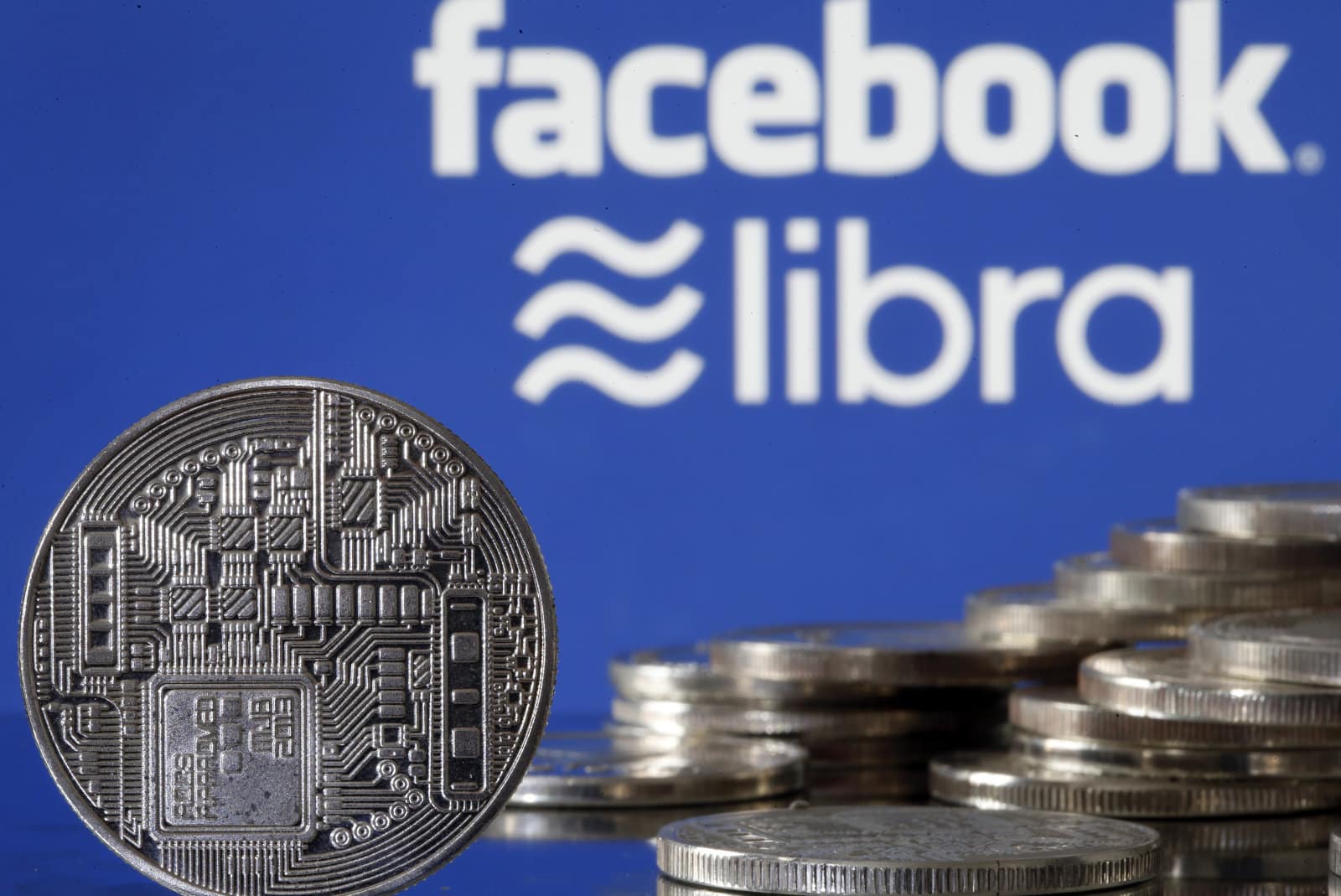 الكونجرس يطلب من فيسبوك إيقاف تطوير ليبرا