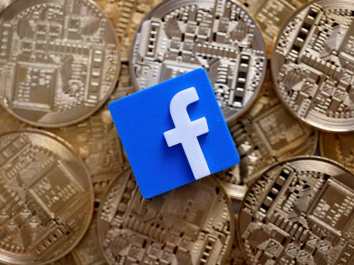 صحيفة بريطانية: البنوك تتخلى عن عملة فيسبوك الرقمية ليبرا