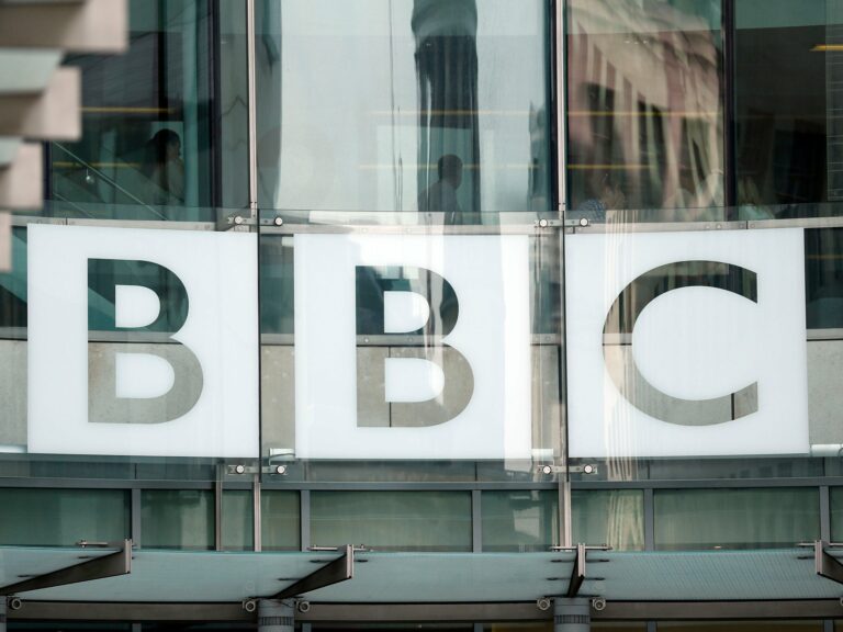 بي بي سي تطلق مساعد صوت رقمي في العام المقبل
