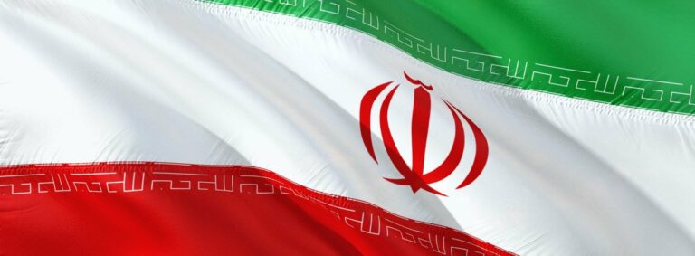 قراصنة إيرانيون يهاجمون أكثر من 60 جامعة عالمية