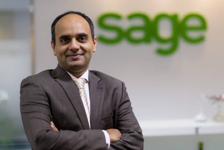 إطلاق Sage 300 People باللغة العربية في الإمارات