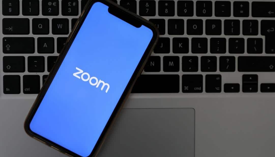 لماذا يجب عليك عدم استخدام تطبيق Zoom للحفاظ على خصوصيتك