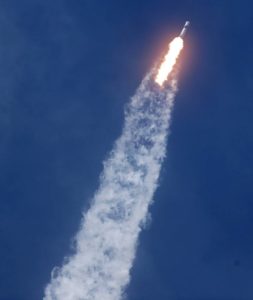تواصل مهمة (SpaceX Falcon 9 Crew Dragon Demo-2) المأهولة إقلاعها من (Launch Launch 39A).