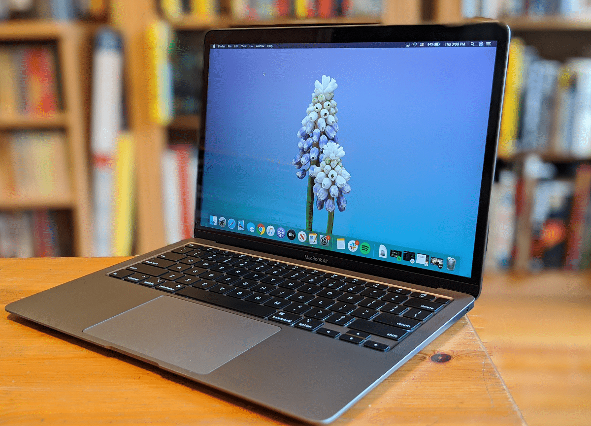 كيف يمكنك الاختيار بين جهازي MacBook Air و MacBook Pro؟