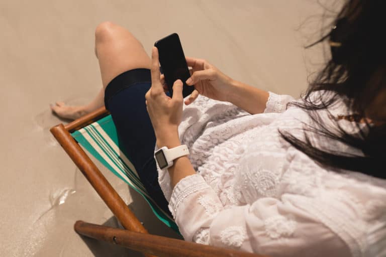 كيف تحافظ على برودة الهاتف الذكي خلال أشهر الصيف الحارة؟