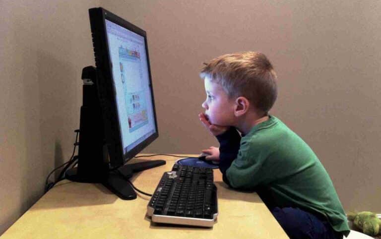 كيفية تقييد وصول الأطفال إلى مواقع الويب في ويندوز 10 بسهولة
