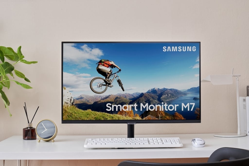Smart Monitor .. شاشة ذكية مع شبكة لاسلكية