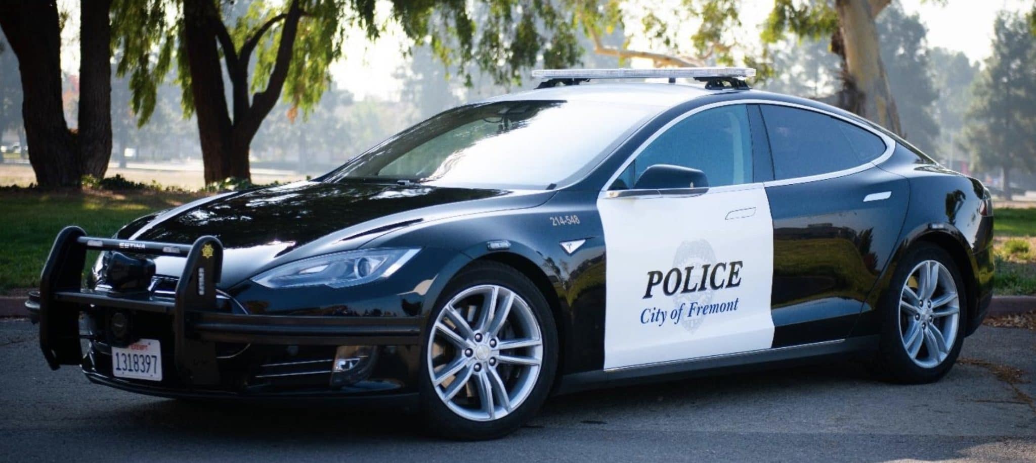 Model S من تيسلا تجتاز اختبار شرطة فريمونت
