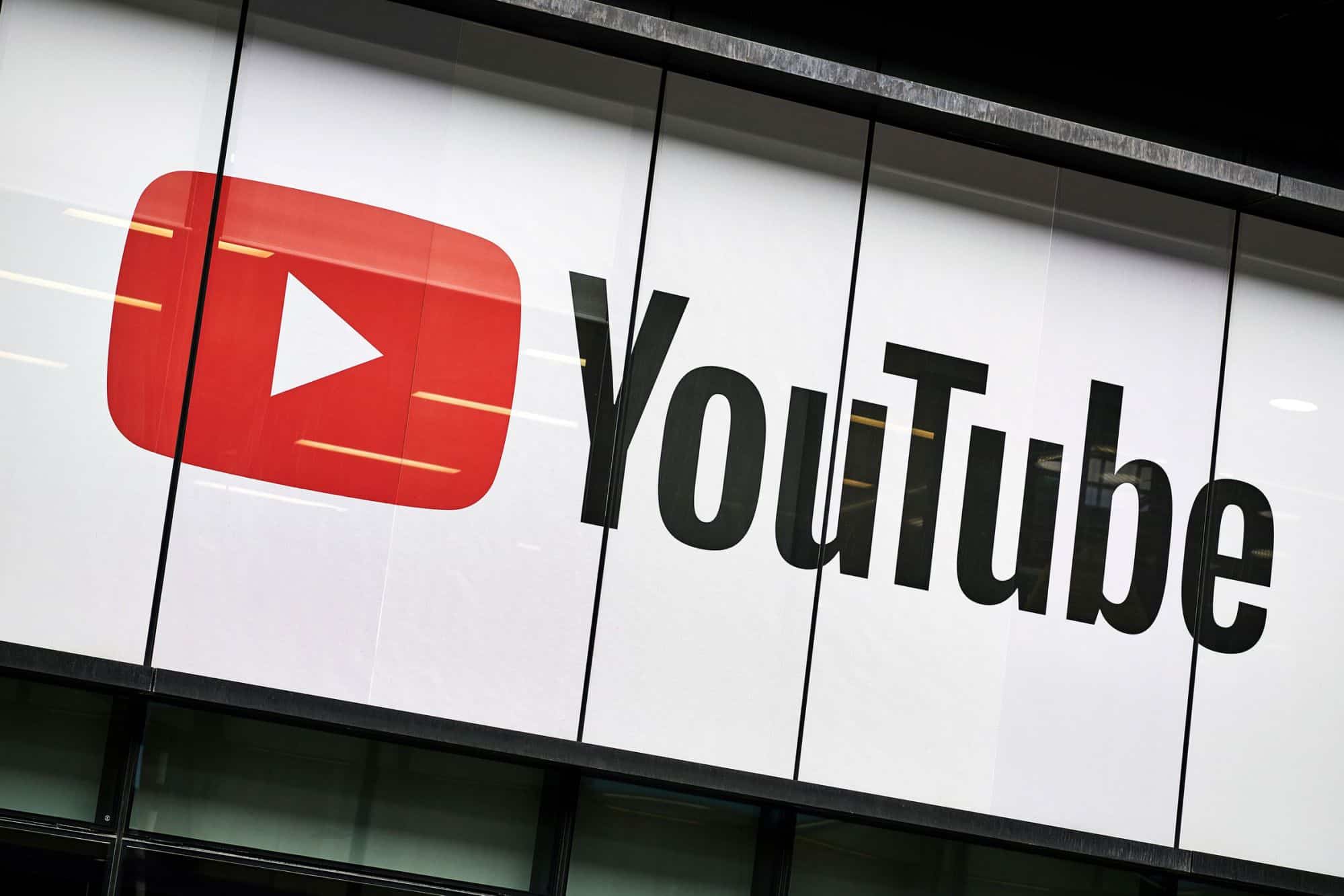 يوتيوب توسع ميزة العروض الأولى لزيادة ترويج القنوات