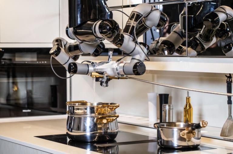 روبوت المطبخ الذكي يأتي بسعر خيالي
