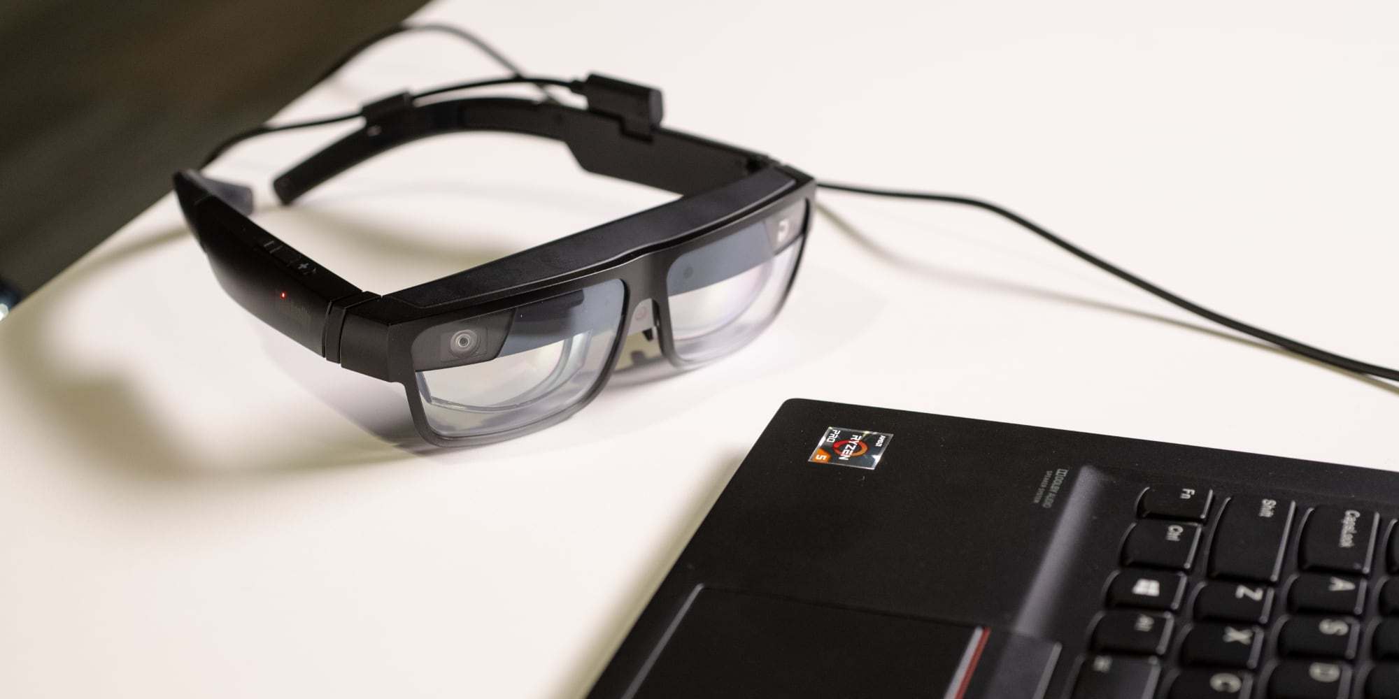 لينوفو تطلق نظارات الواقع المعزز ThinkReality A3