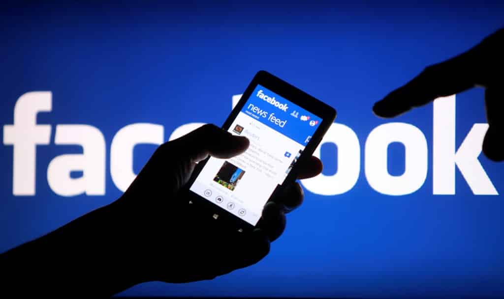 فيسبوك تقلص المحتوى السياسي في الخلاصة