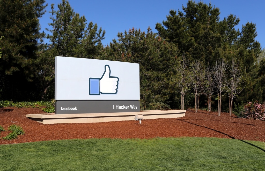 فيسبوك تجري محادثات مع أستراليا بشأن الحظر