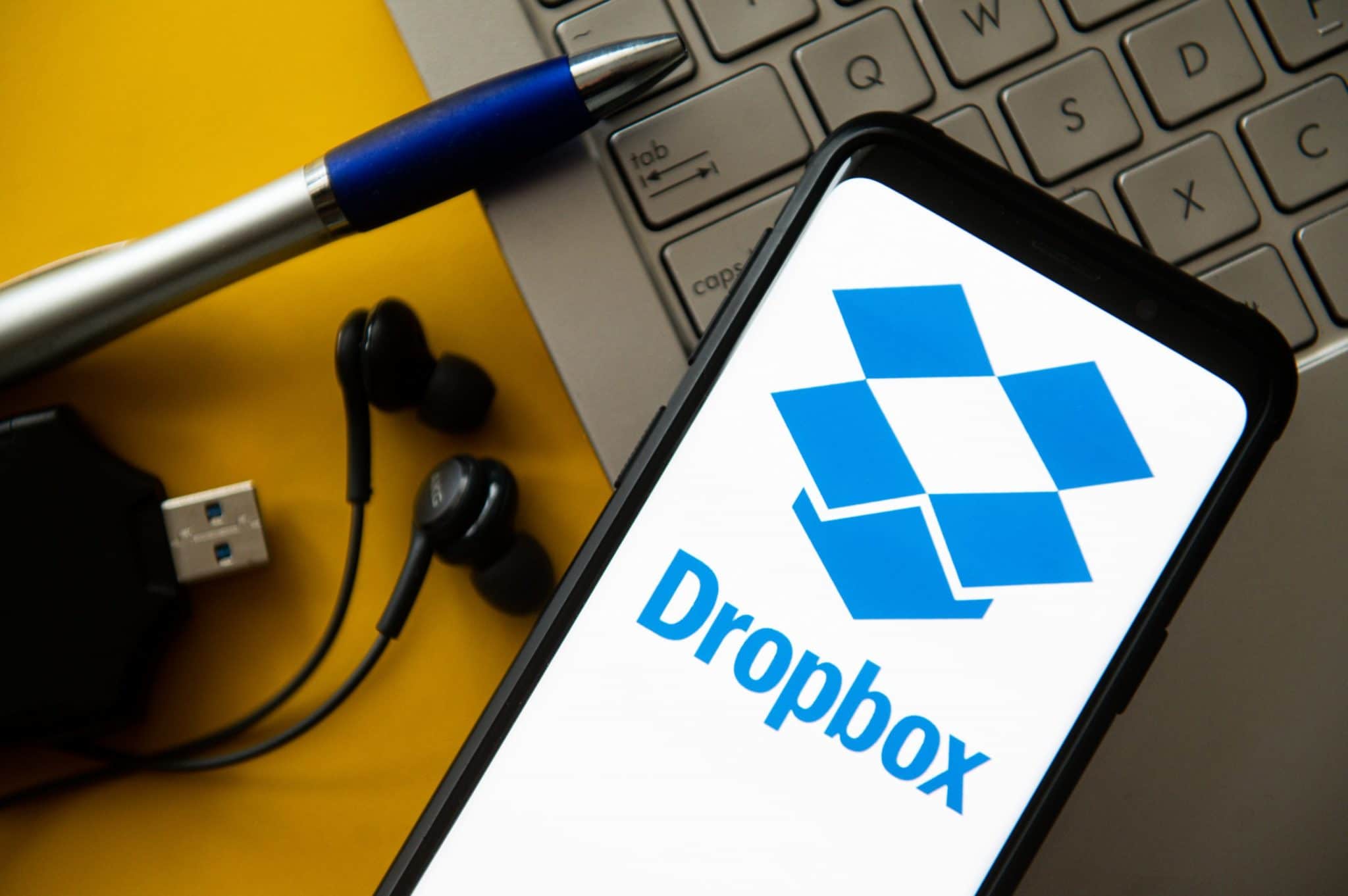 Dropbox تسمح للمستخدمين بتخزين 50 كلمة مرور مجانًا