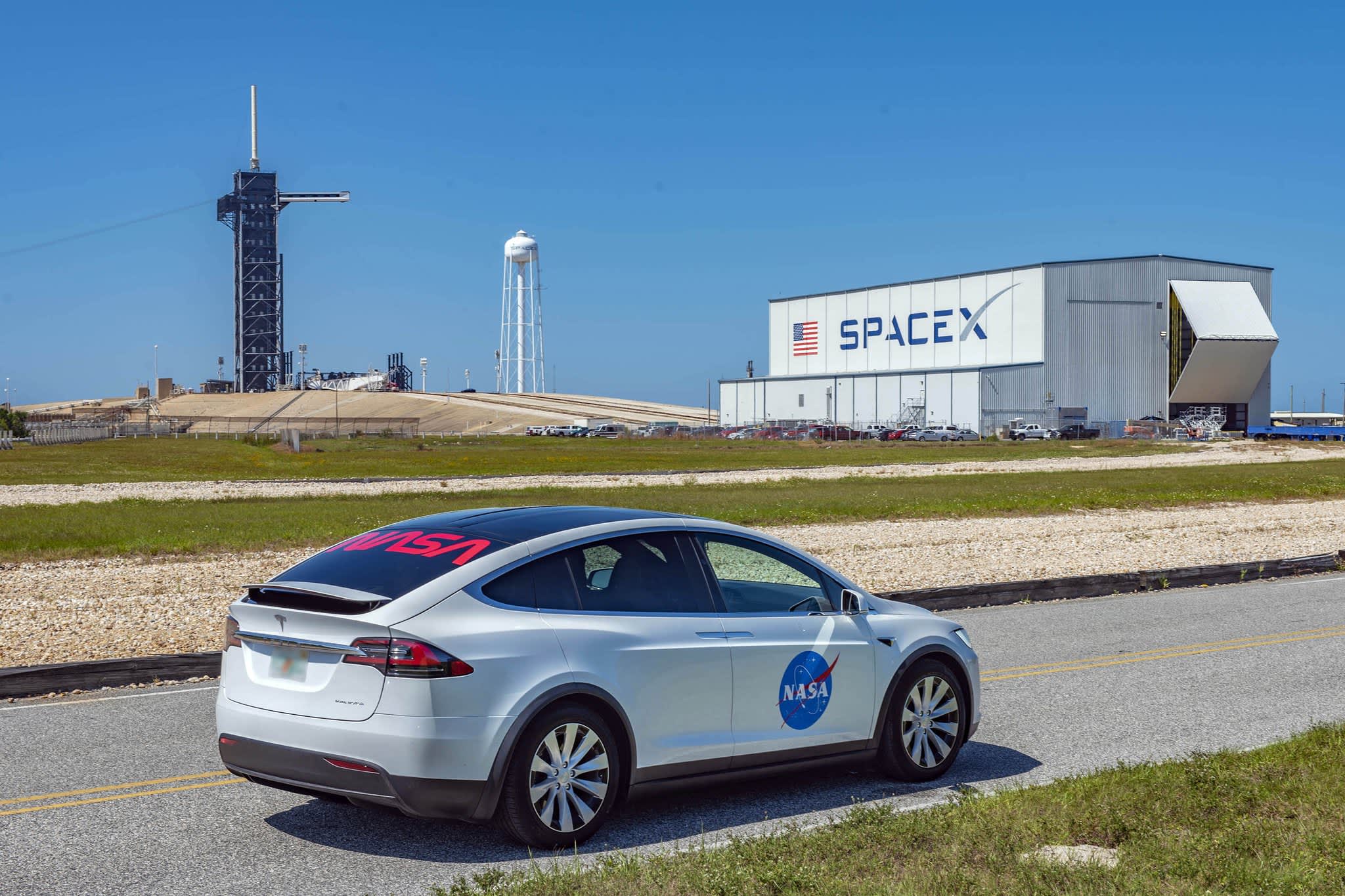 SpaceX تريد ربط شبكة إنترنت Starlink بالمركبات المتحركة