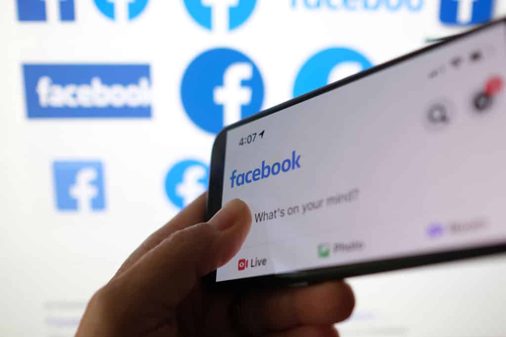 فيسبوك عطلت 1.3 مليار حساب مزيف في ثلاثة أشهر