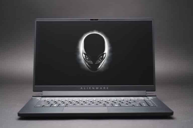 Alienware تطلق حاسب محمول للألعاب بمعالج AMD