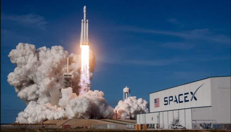 شركة SpaceX تخطط لأول اختبار للمركبة الفضائية المدارية
