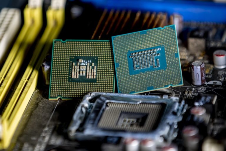 معالجات إنتل و AMD تتضمن ثلاث ثغرات جديدة
