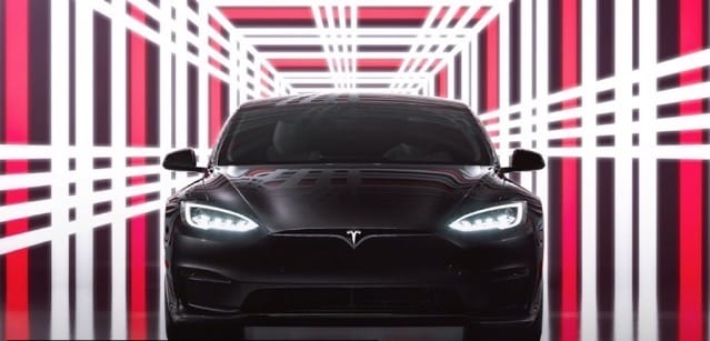 تيسلا تسلم أول 25 سيارة من فئة Model S Plaid