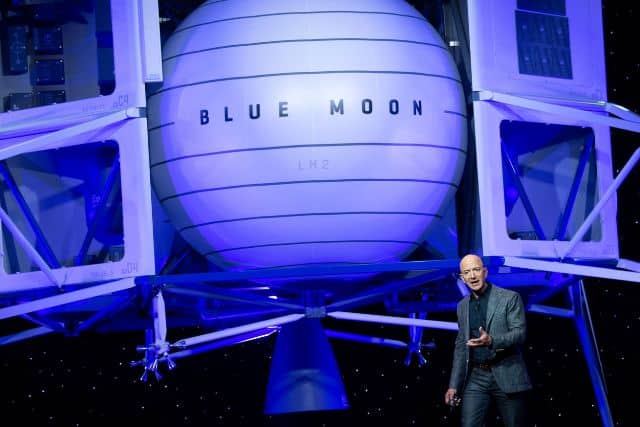 مؤسس أمازون يعرض 2 مليار دولار على ناسا