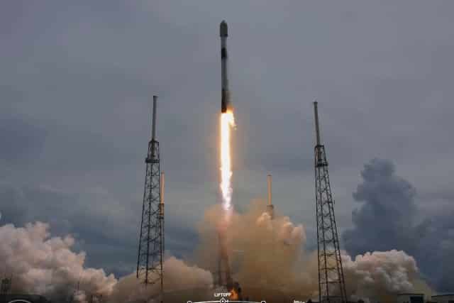 شركة SpaceX تطلق 88 قمرًا صناعيًا إلى الفضاء