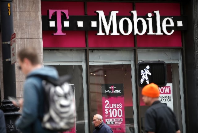 T-Mobile تؤكد حدوث اختراق بعد نشر بيانات العملاء